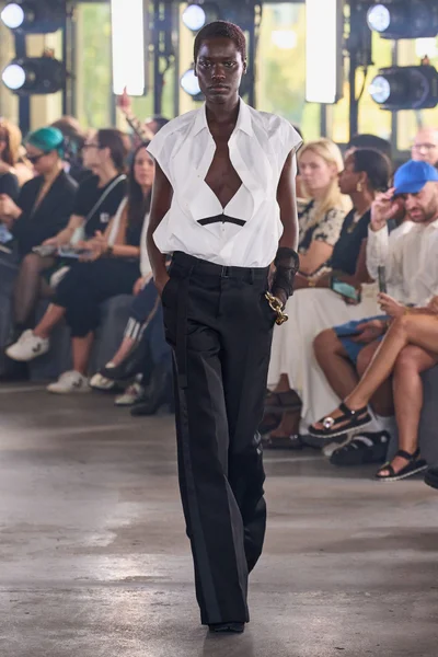 Look 5